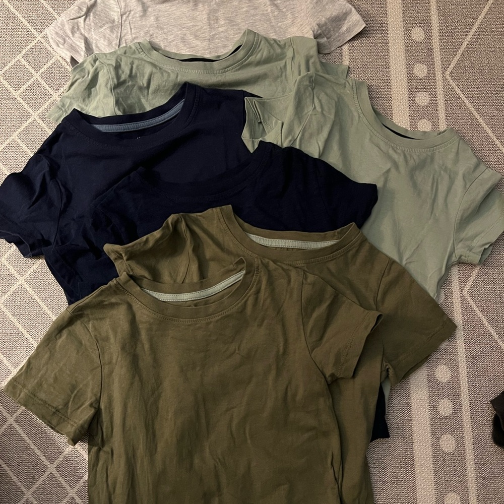 Set of 8 H&M plain T-shirts boys unisex size 2-4